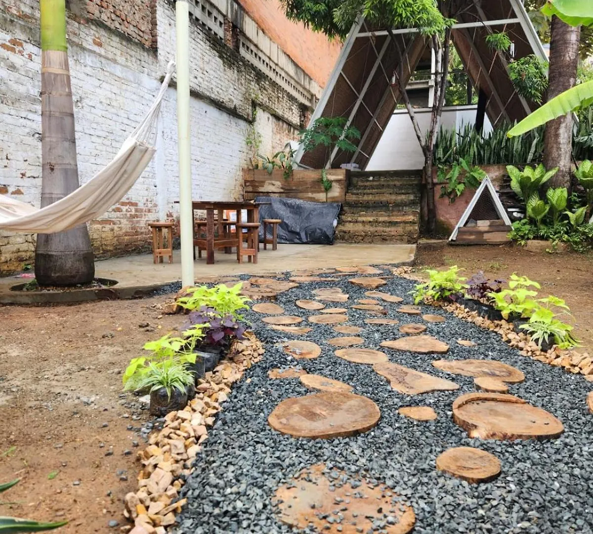 La Divina Trinidad - Galeria Wellness Hostal Cali